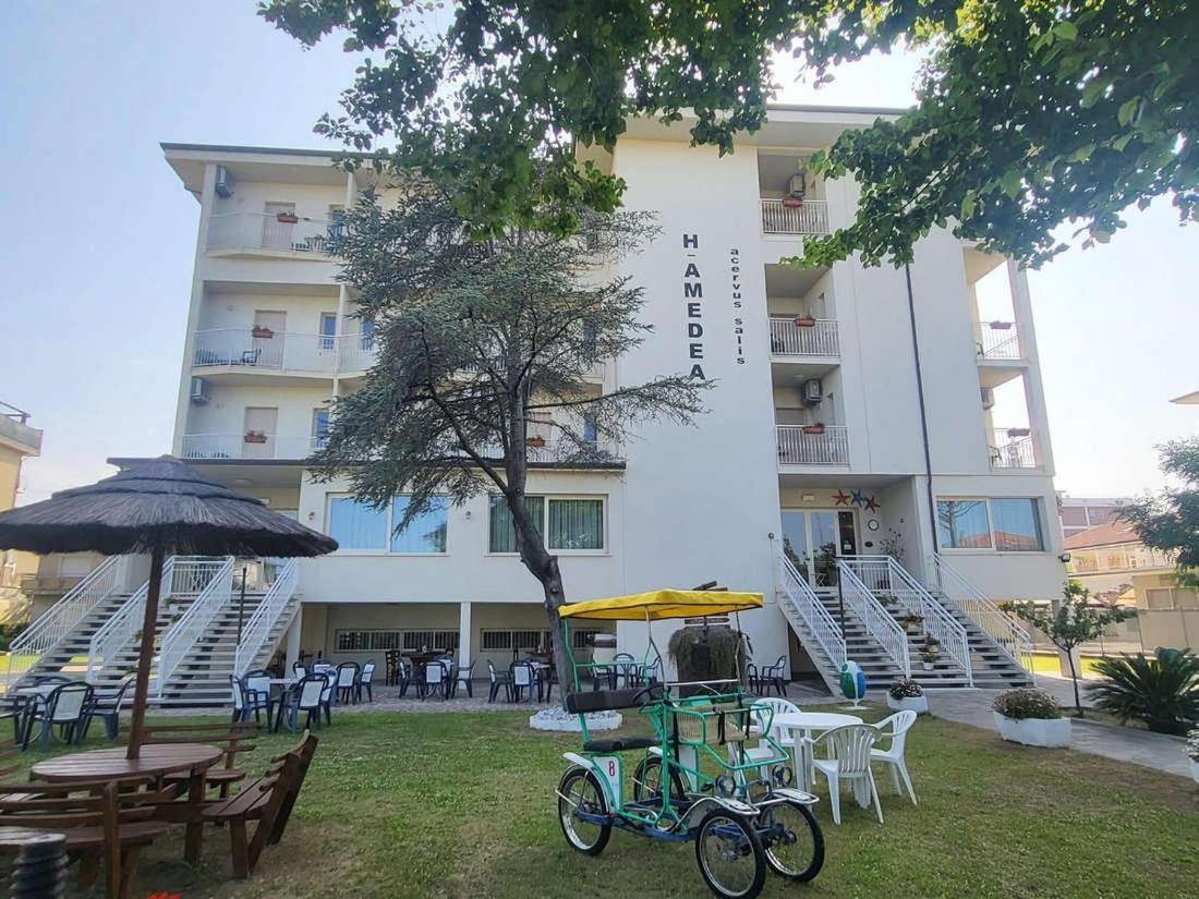 Hotel Amedea チェルヴィア エクステリア 写真