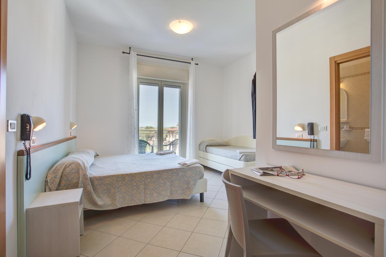 Hotel Amedea チェルヴィア エクステリア 写真